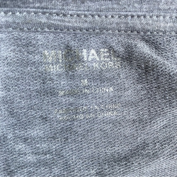 Michael Kors top lot teeshirt & cold shoulder long sleeve medium - Picture 6 of 13